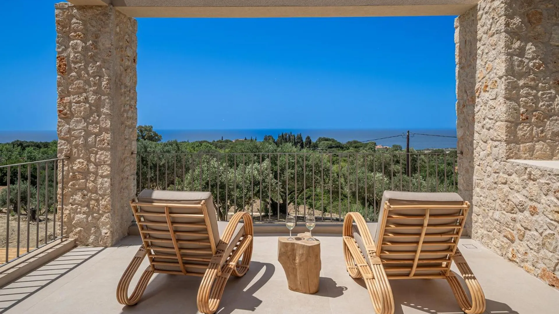 Hotel Lithos Art Villas Svoronata Greece