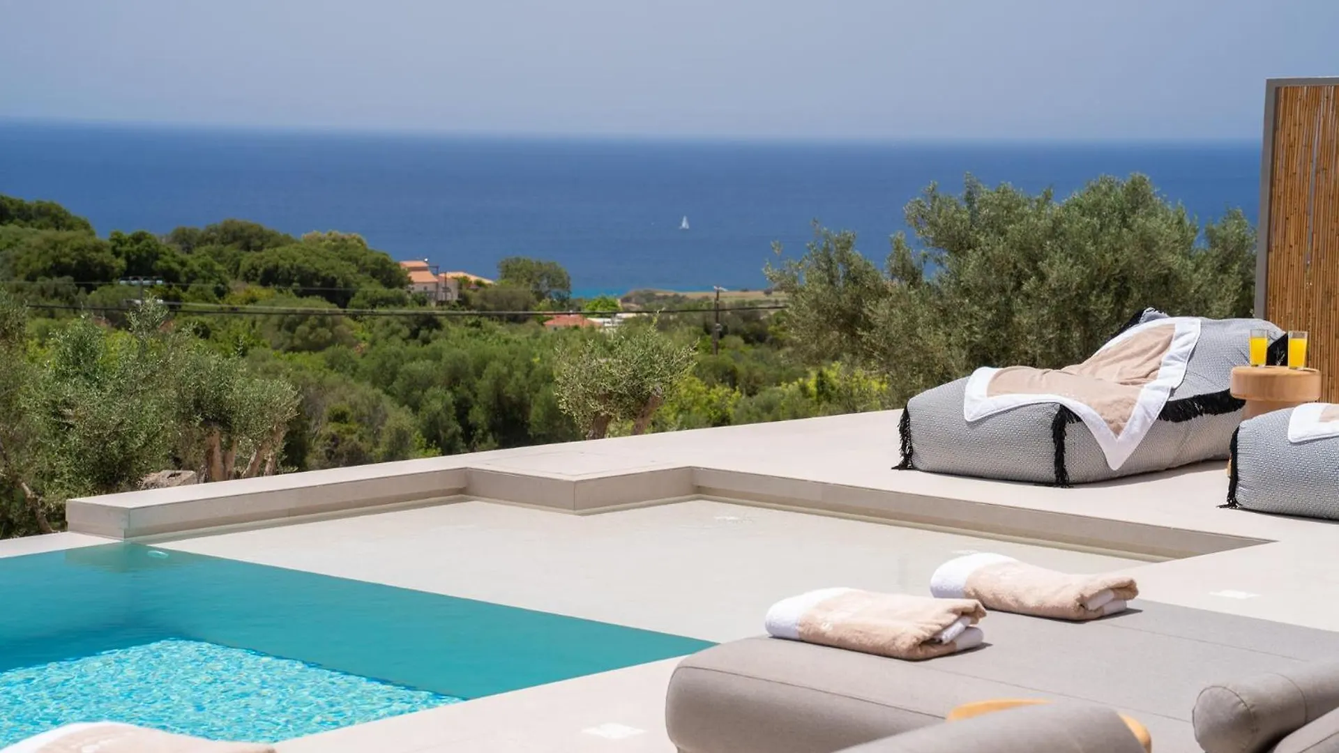 Lithos Art Villas Svoronata
