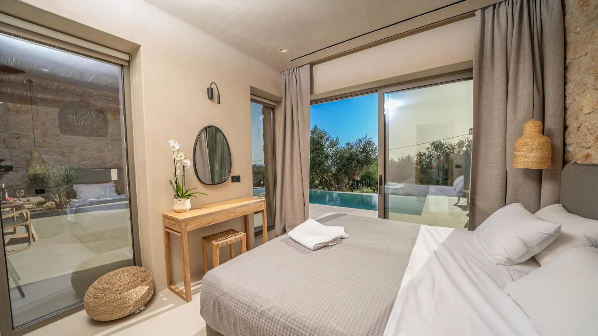 Lithos Art Villas Svoronata Hotel