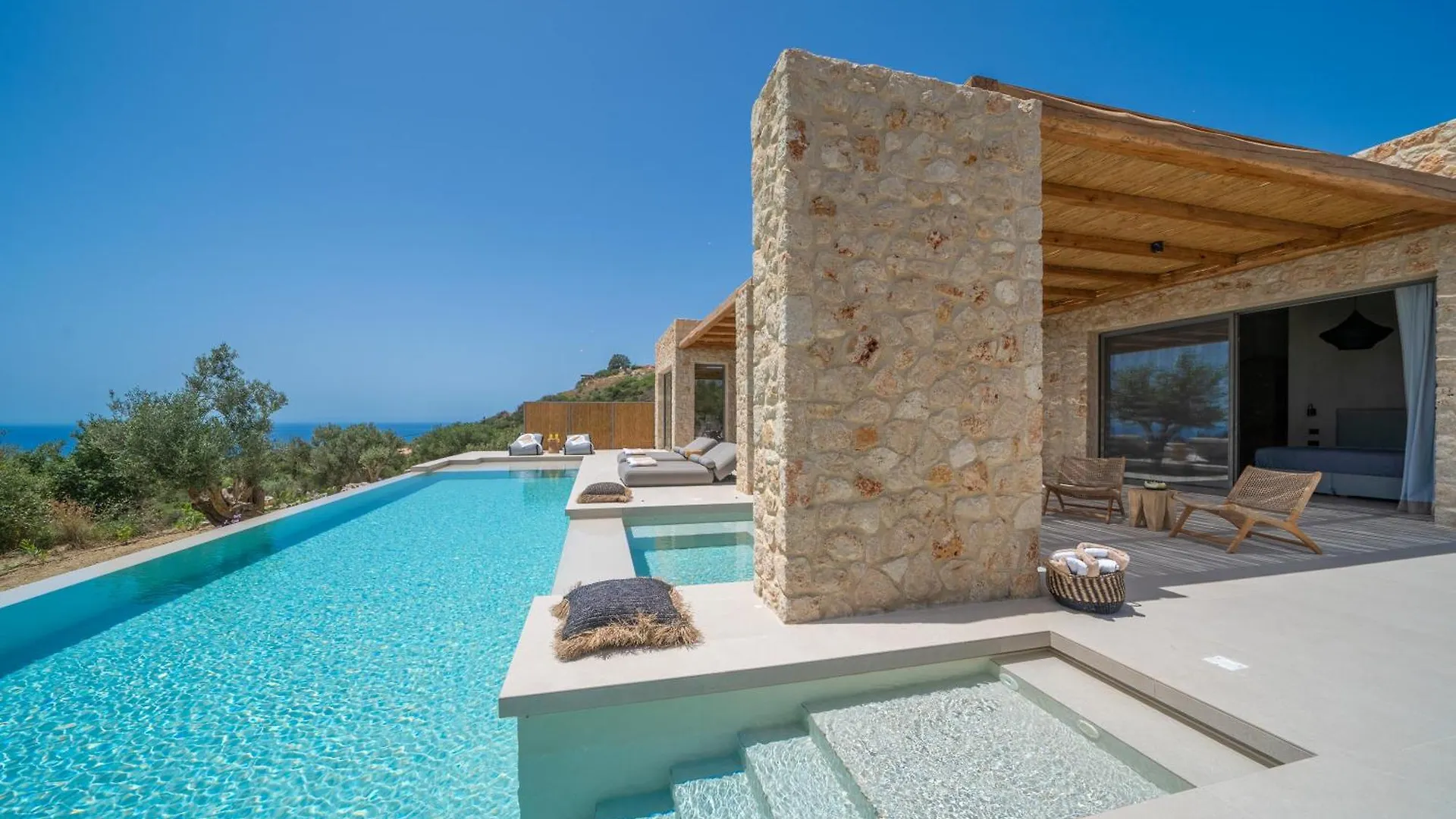 Lithos Art Villas Svoronata