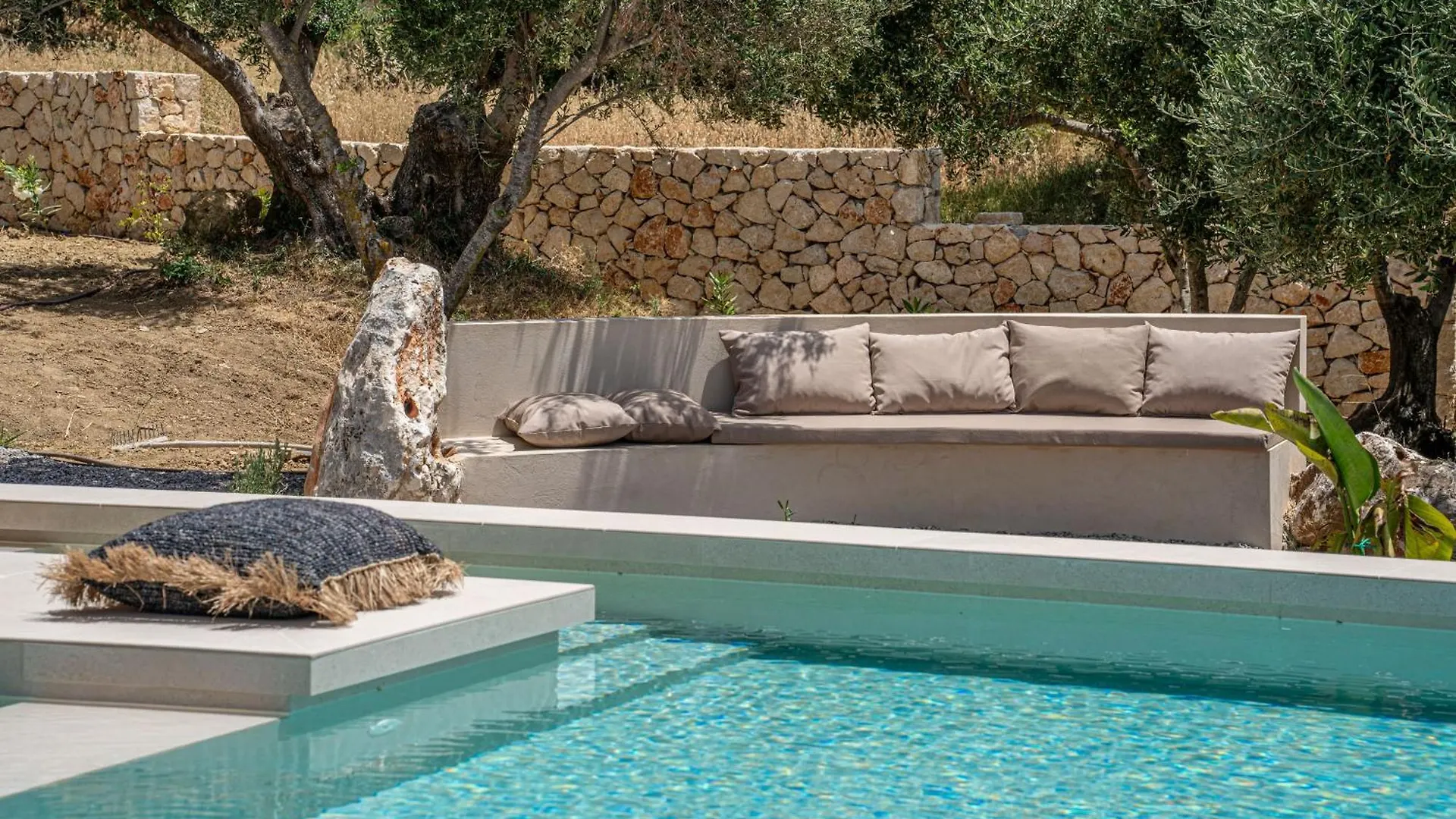 Lithos Art Villas Svoronata